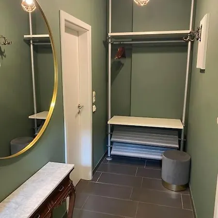 Am Bahnhof Apartment *